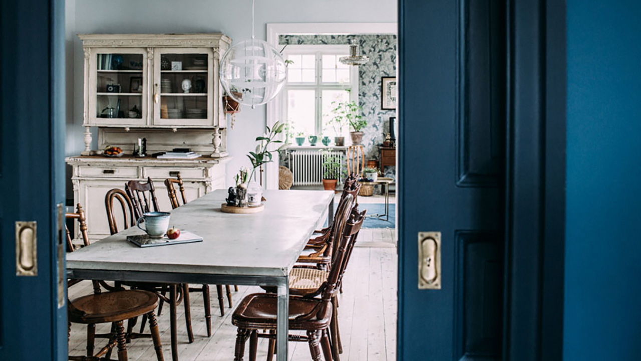 Lyseblå vegger i spisestuen Spisestuen til bloggeren krickelin