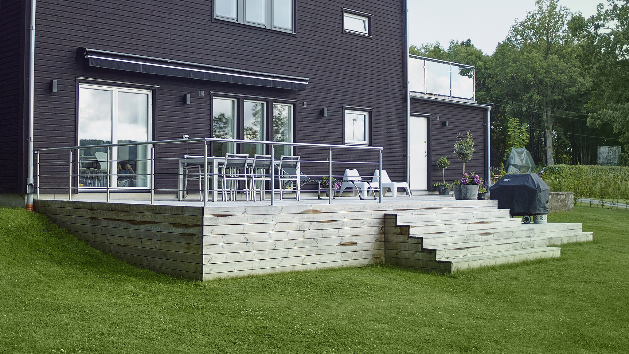 Sorte husfarger Grå terrasse